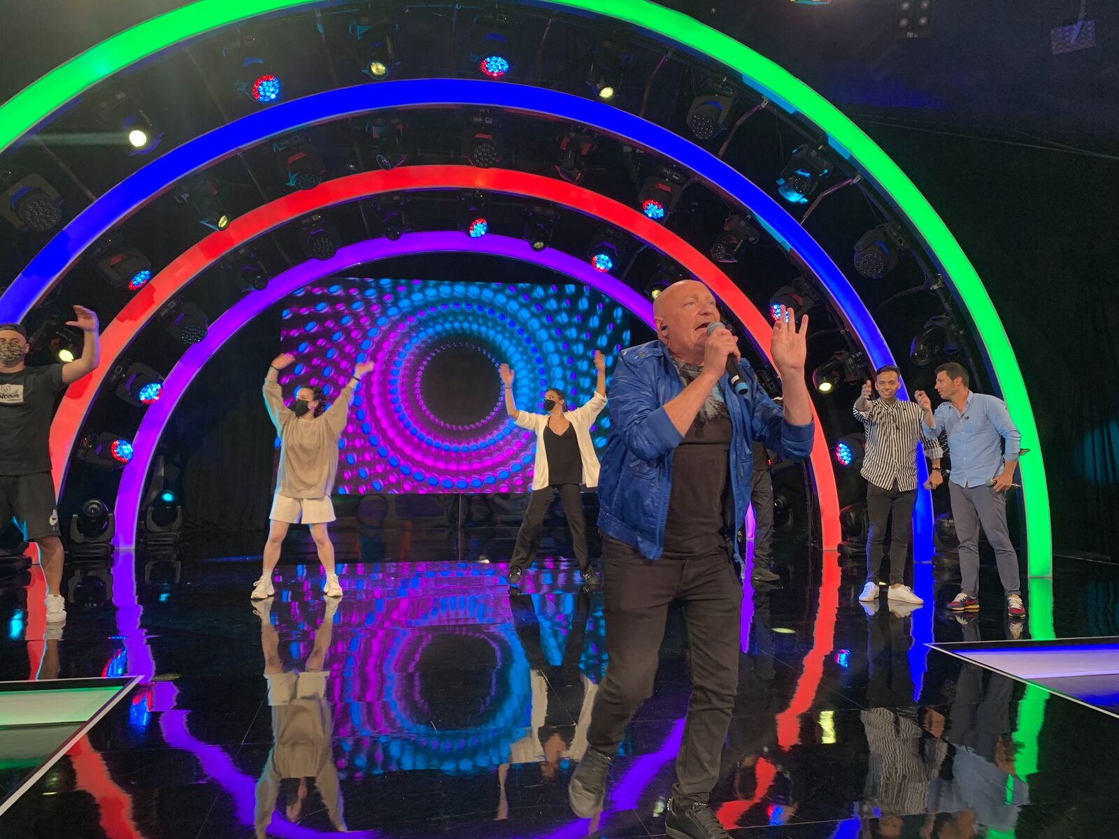 Ensayo de un espectáculo musical en plató